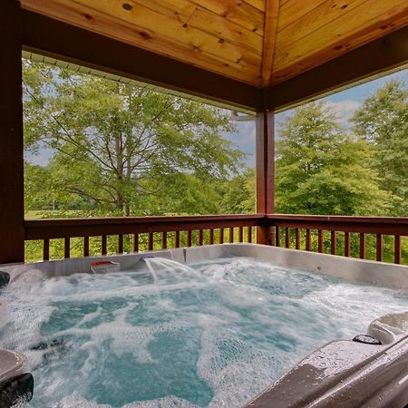3 Master Bedrooms - Sleeps 10 - Location - Game Room - Hot Tub Pigeon Forge Esterno foto