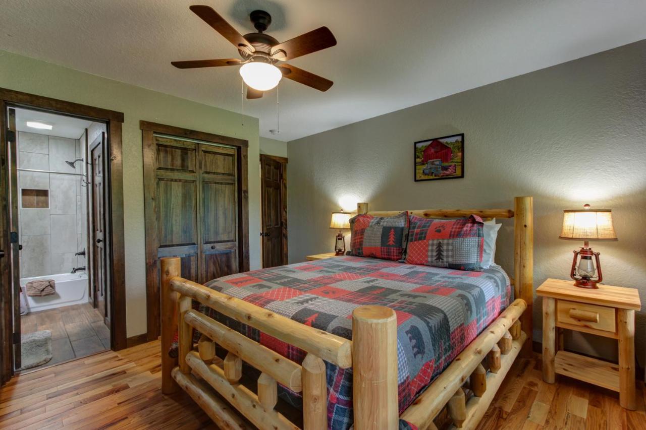 3 Master Bedrooms - Sleeps 10 - Location - Game Room - Hot Tub Pigeon Forge Esterno foto