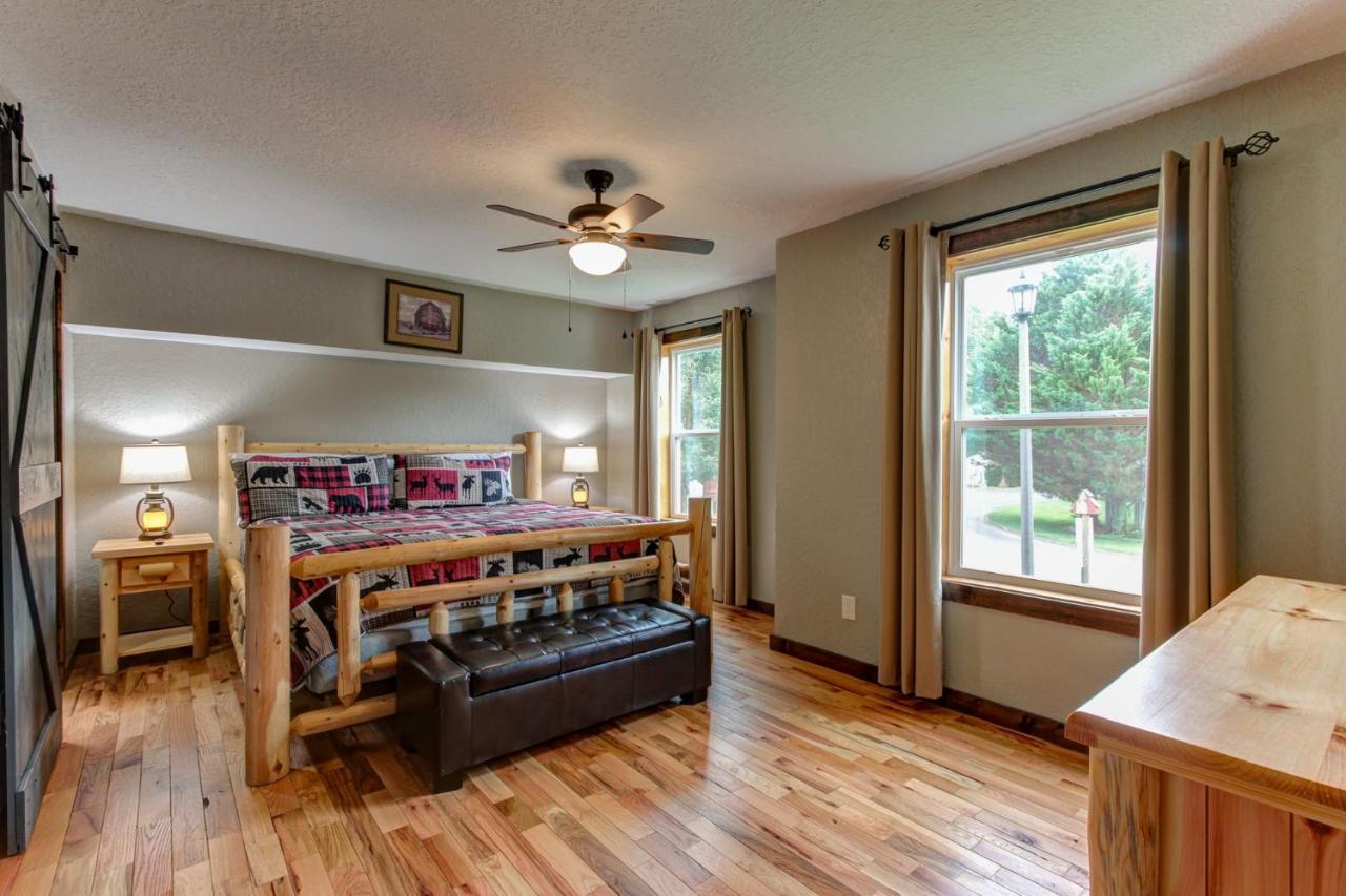3 Master Bedrooms - Sleeps 10 - Location - Game Room - Hot Tub Pigeon Forge Esterno foto