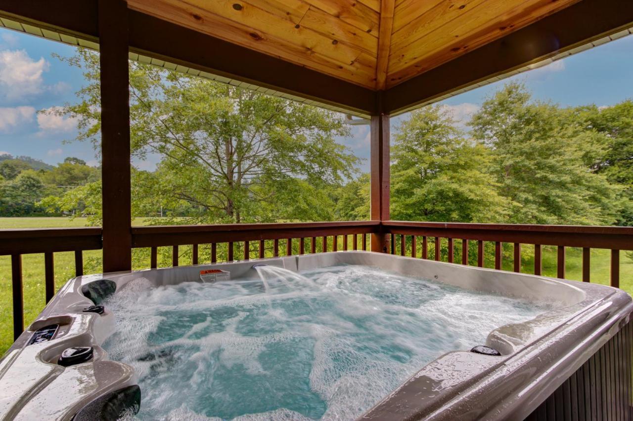 3 Master Bedrooms - Sleeps 10 - Location - Game Room - Hot Tub Pigeon Forge Esterno foto