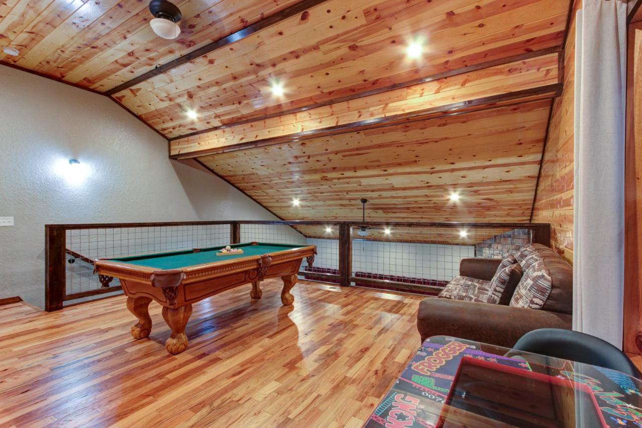 3 Master Bedrooms - Sleeps 10 - Location - Game Room - Hot Tub Pigeon Forge Esterno foto