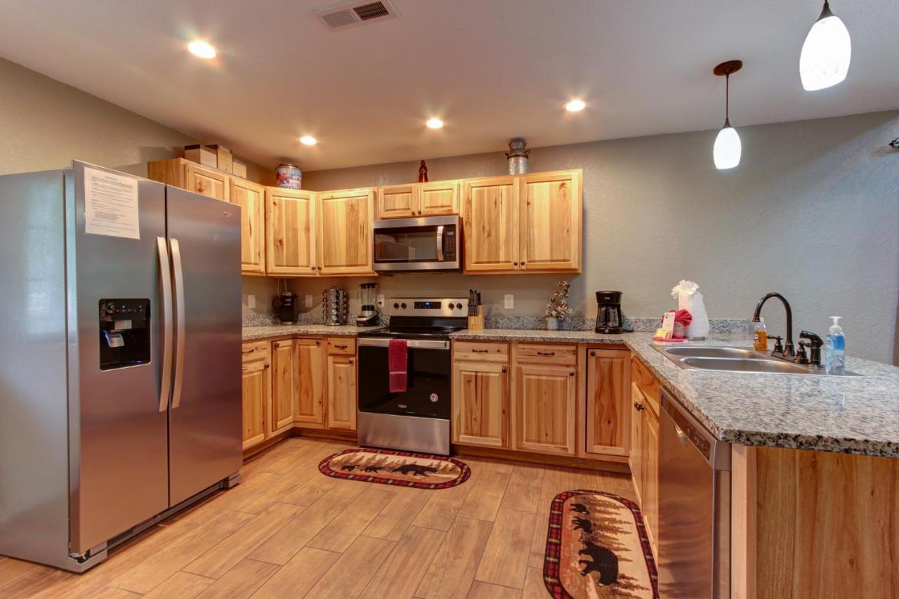 3 Master Bedrooms - Sleeps 10 - Location - Game Room - Hot Tub Pigeon Forge Esterno foto